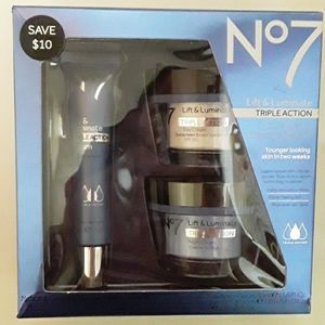 NIB No7  Lift & Luminate Tripleaction
